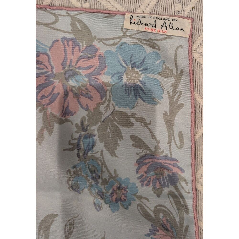 Richard Allan Pure Silk Scarf – Made in England – Floral Print – 30x30